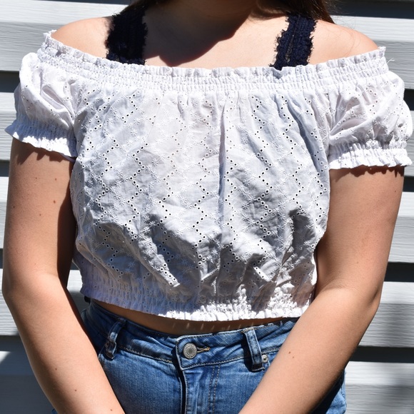 Really cute white crop off the shoulder from H&M - Picture 2 of 5